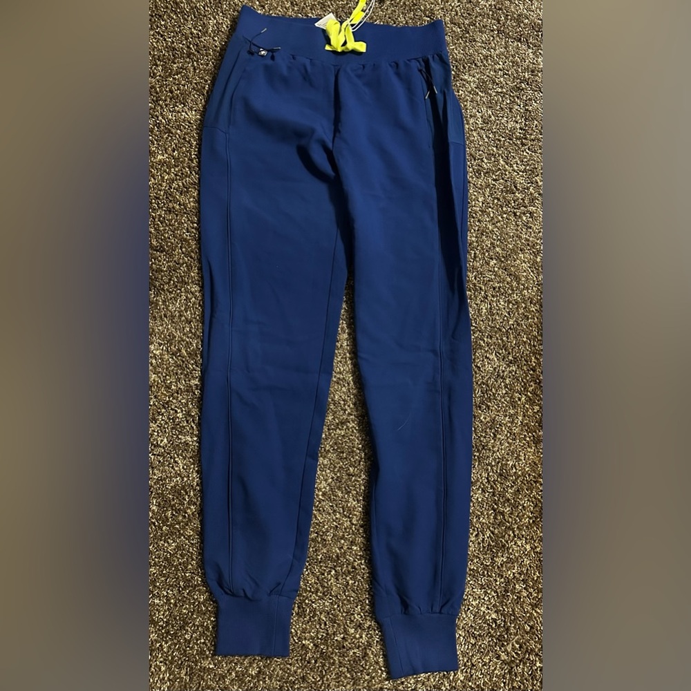 FIGS Women's Boston Slim Tall Jogger Scrub Pants XS new with tags